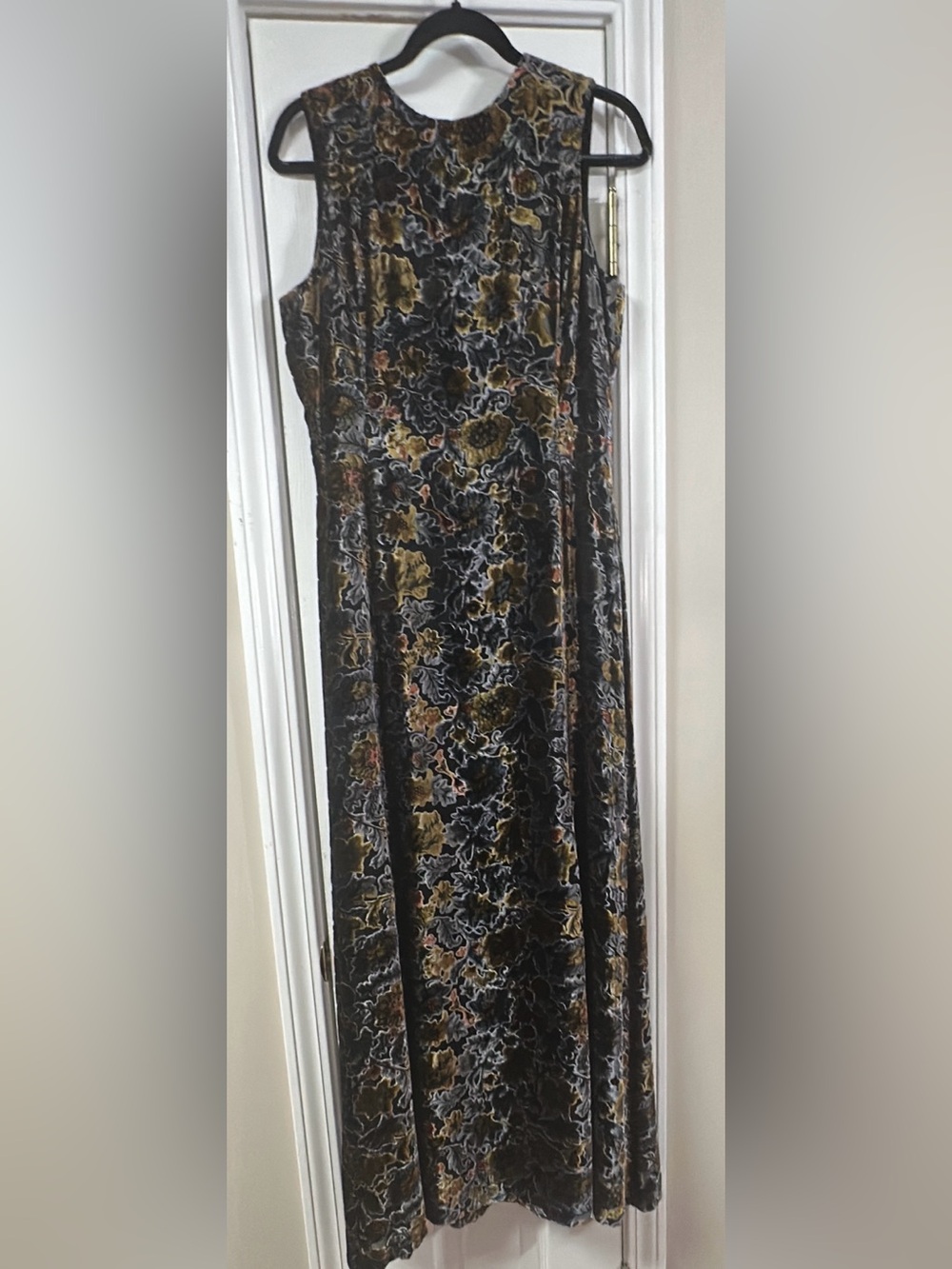 Óscar de la Renta Velvet Floral Maxi dress in Black/grey pit to pit 19 (mix34)